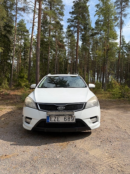 Kia Ceed 2 of 8