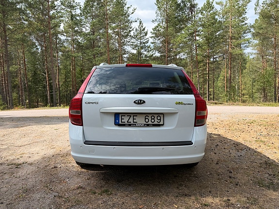Kia Ceed 4 of 8