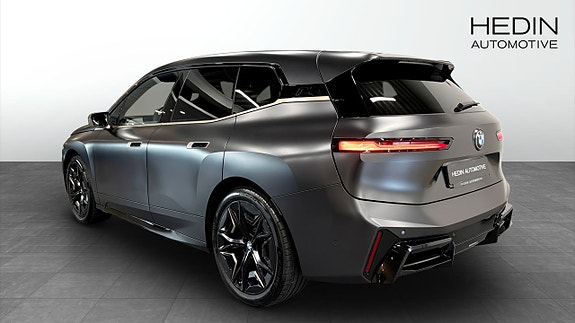BMW iX 2 of 16