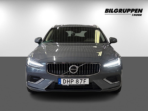 Volvo V60 2 of 21