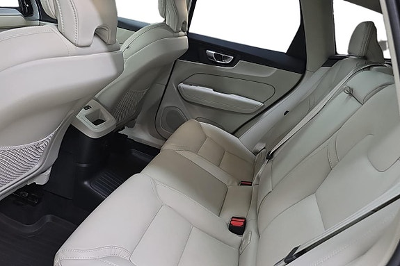 Volvo XC60 9 of 30