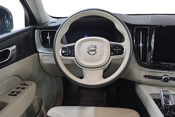 Volvo XC60 21 of 30