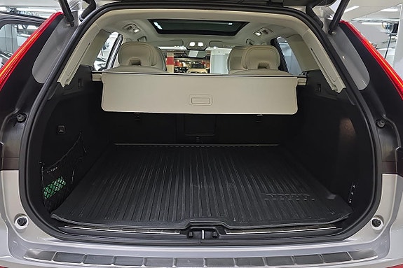Volvo XC60 8 of 30