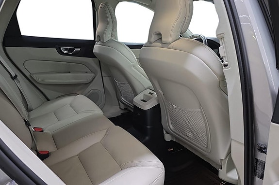 Volvo XC60 18 of 30