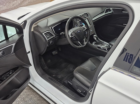 Ford Mondeo 2 of 11