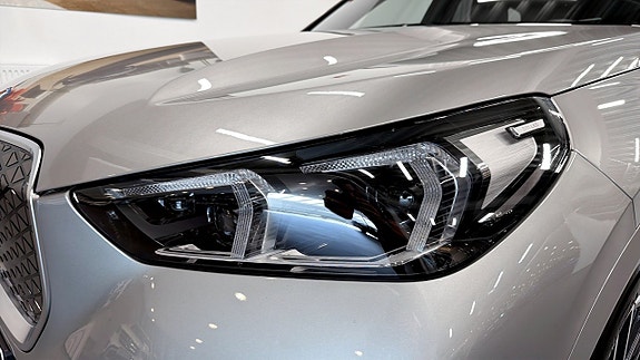 BMW iX1 11 of 14