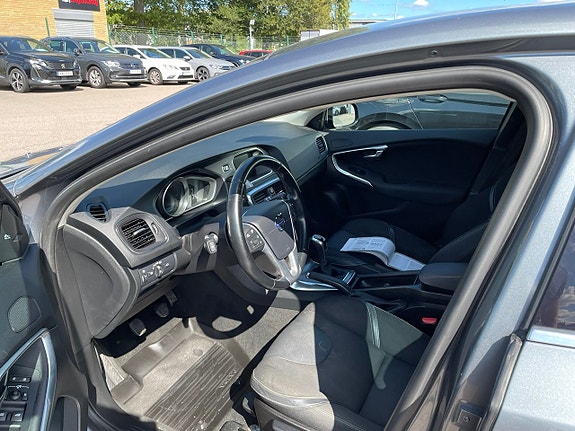 Volvo V40 5 of 5