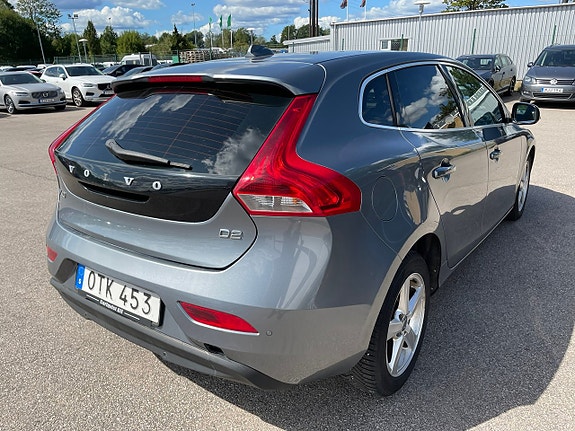 Volvo V40 3 of 5