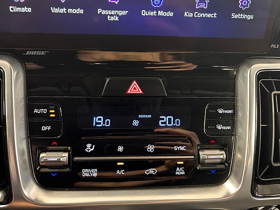Kia Sorento 14 of 22