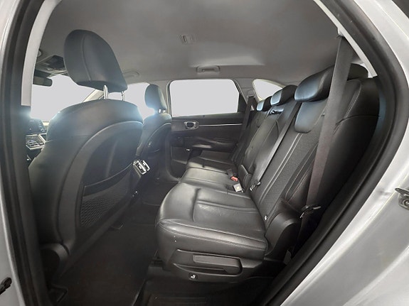 Kia Sorento 10 of 22