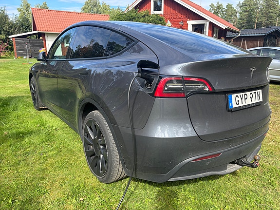 Tesla Model Y 2 of 8