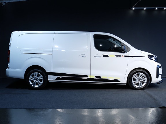 Opel Vivaro 2 of 13
