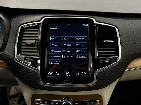 Volvo XC90 21 of 27