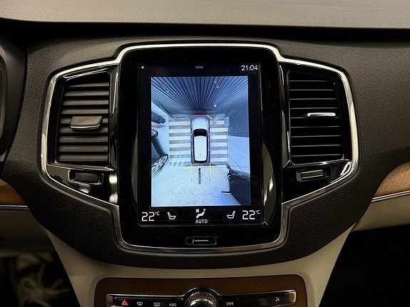 Volvo XC90 19 of 27