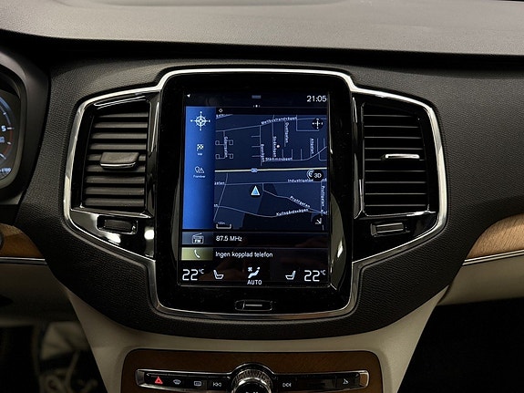 Volvo XC90 25 of 27