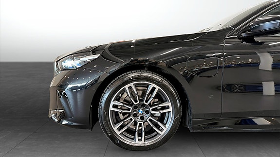 BMW 530e 9 of 13