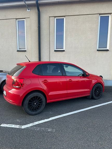 Volkswagen Polo 2 of 3