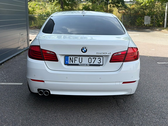 BMW 520d 3 of 11