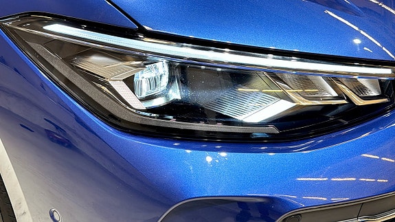 Volkswagen Passat 16 of 21