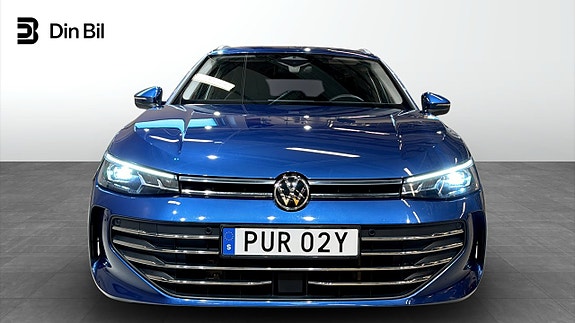 Volkswagen Passat 4 of 21