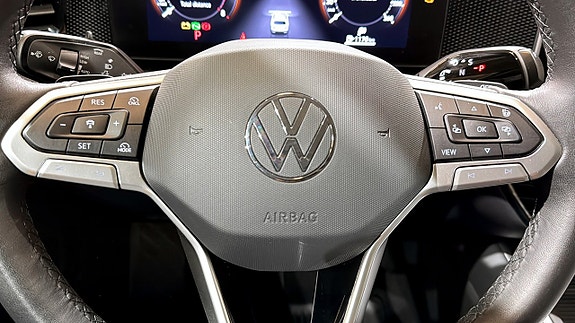 Volkswagen Passat 17 of 21