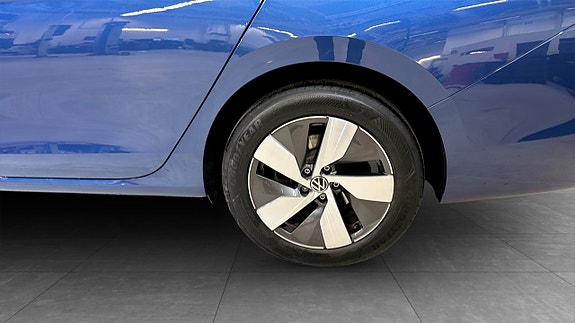 Volkswagen Passat 6 of 21