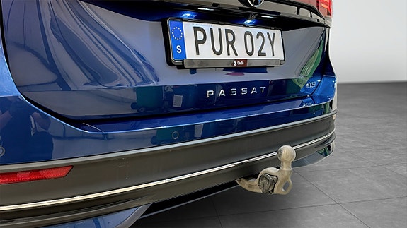 Volkswagen Passat 13 of 21