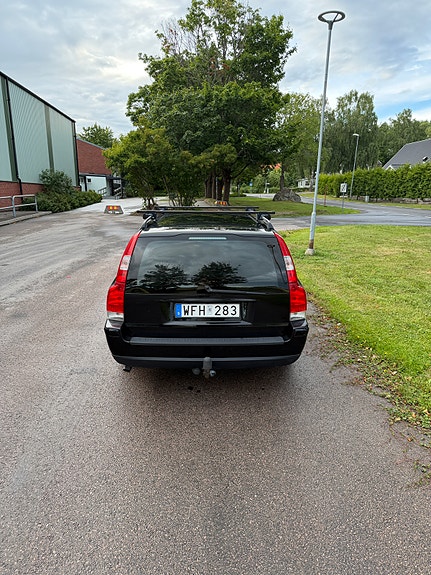 Volvo V70 4 of 11