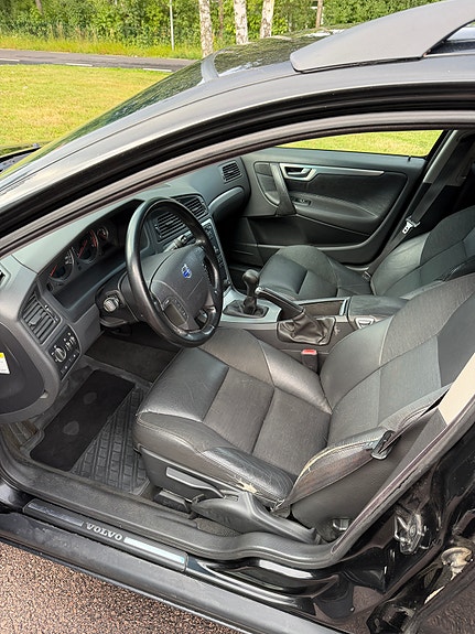Volvo V70 9 of 11