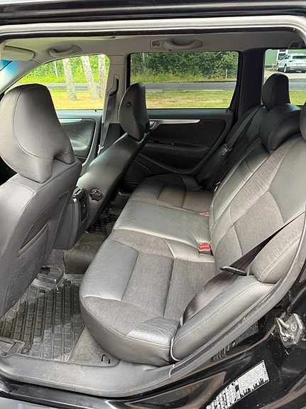 Volvo V70 8 of 11