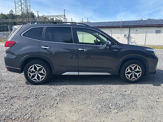 Subaru Forester 4 of 30