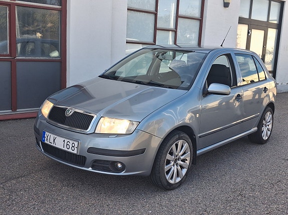 Skoda Fabia 2 of 8