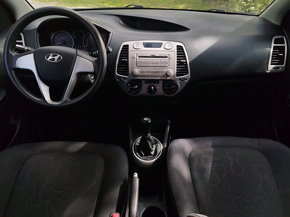 Hyundai i20 7 of 9