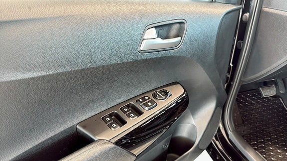 Kia Picanto 7 of 12