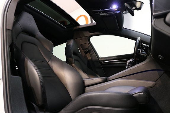 Porsche Panamera 17 of 27