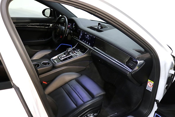 Porsche Panamera 16 of 27