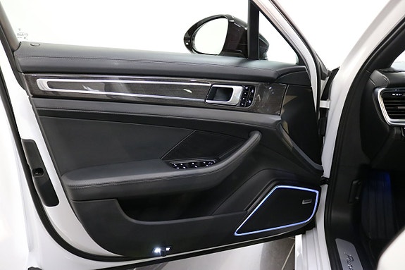 Porsche Panamera 8 of 27