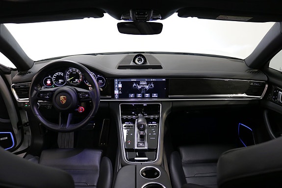 Porsche Panamera 13 of 27