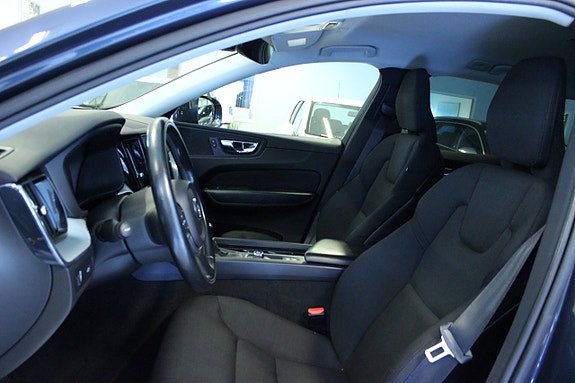 Volvo XC60 6 of 8