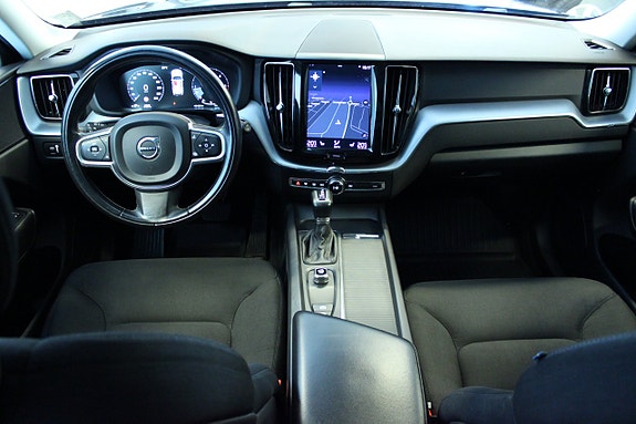 Volvo XC60 8 of 8