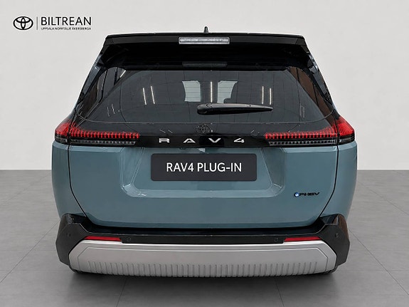 Toyota RAV4 5 of 12
