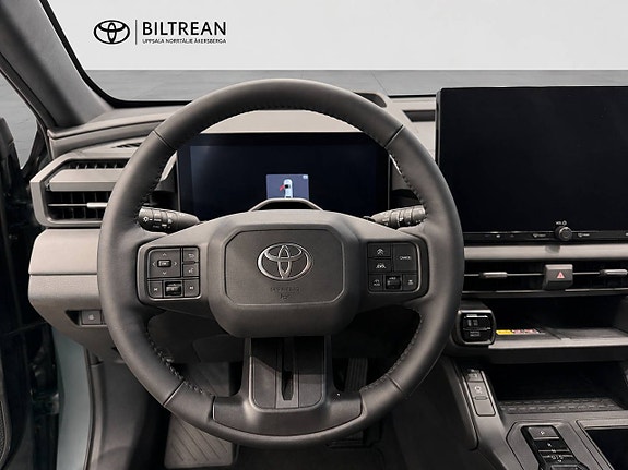 Toyota RAV4 8 of 12