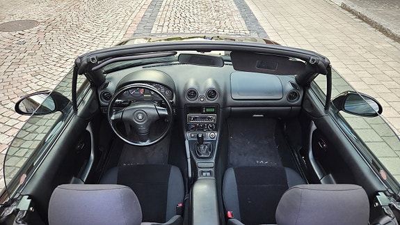 Mazda MX-5 3 of 4
