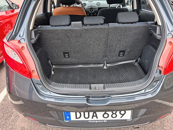 Mazda 2 9 of 11