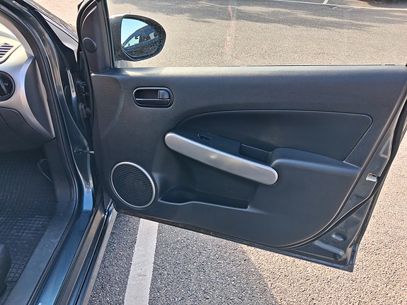 Mazda 2 6 of 11