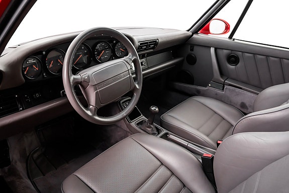 Porsche 911 16 of 30