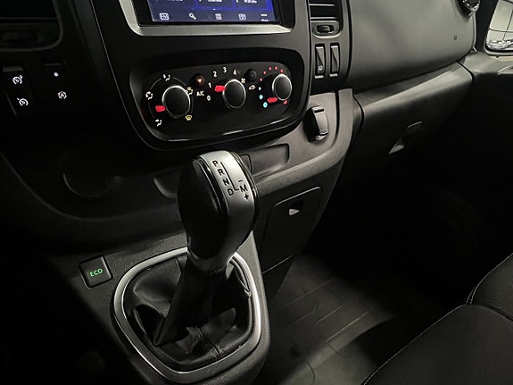 Renault Trafic 15 of 23