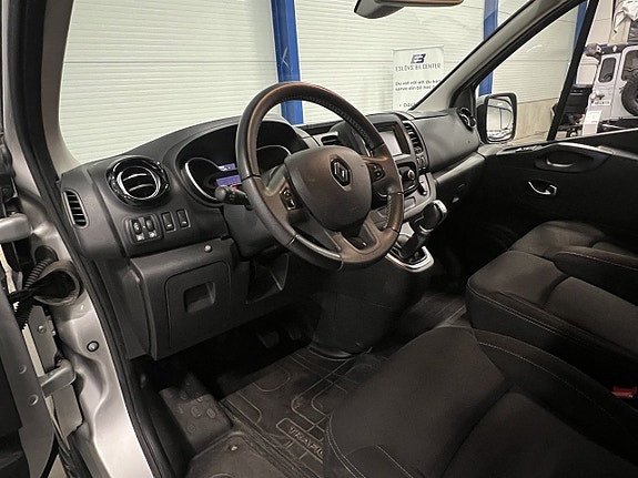 Renault Trafic 9 of 23