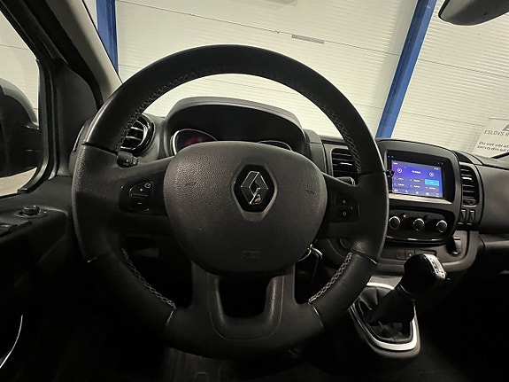 Renault Trafic 10 of 23