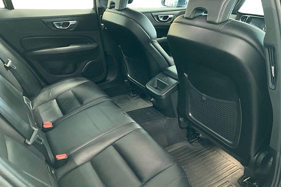 Volvo V60 11 of 30